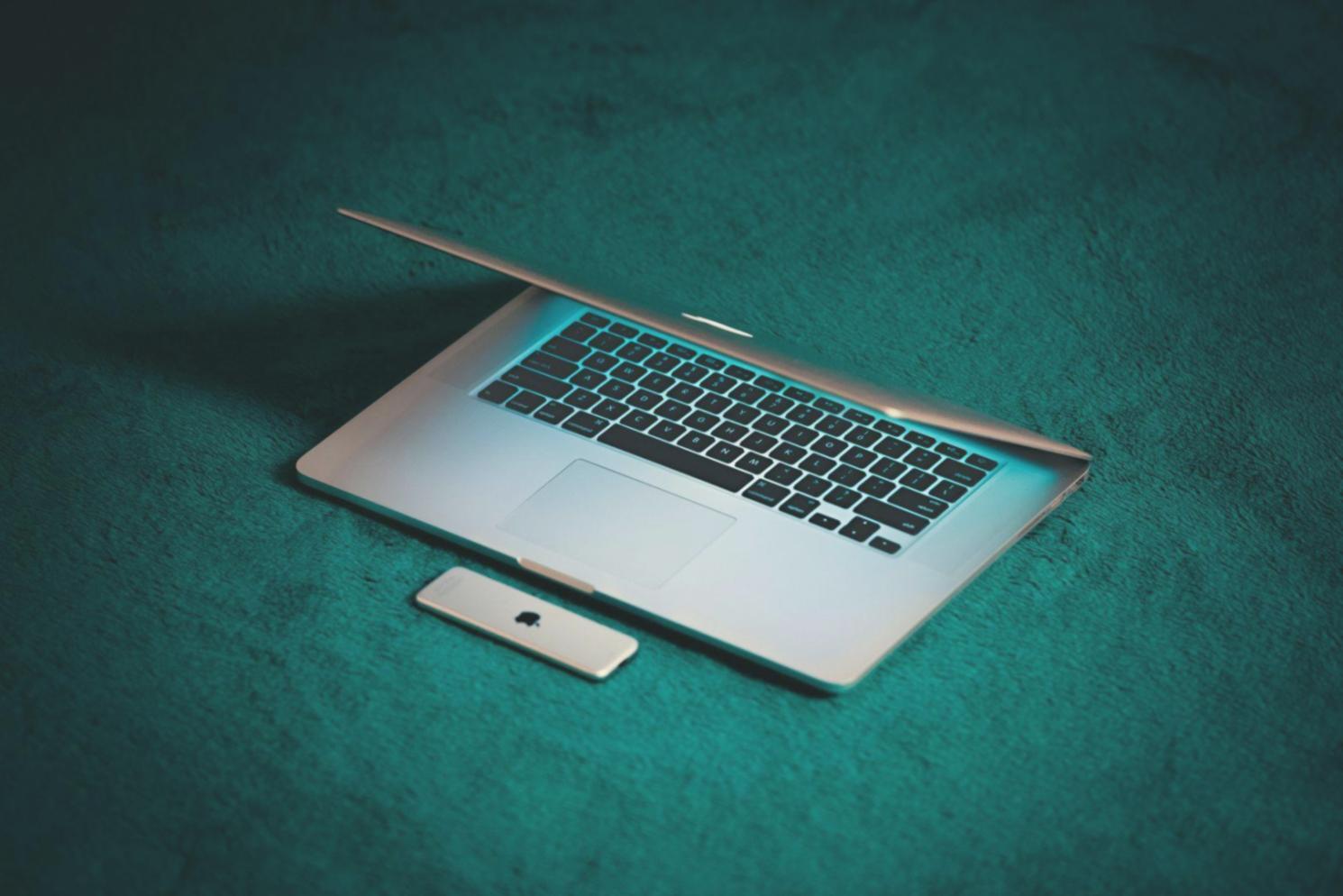 Moderní učebna s interaktivními technologiemi pro vzdělávání